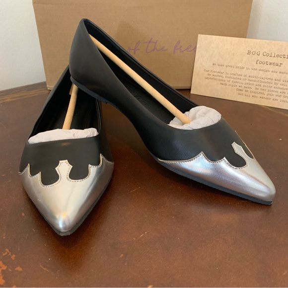 Band of Gypsies Shoes - *NWT* BOG Band of the Free Gald Western Flats